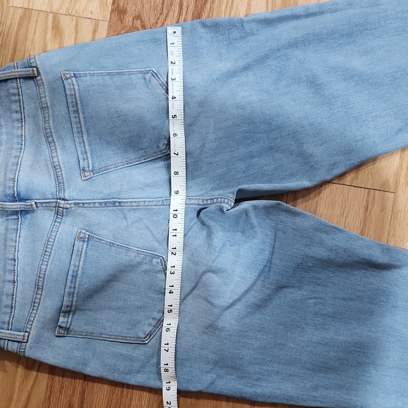 Old Navy High Rise Wow Flare size 8 Jeans - Picture 13 of 17